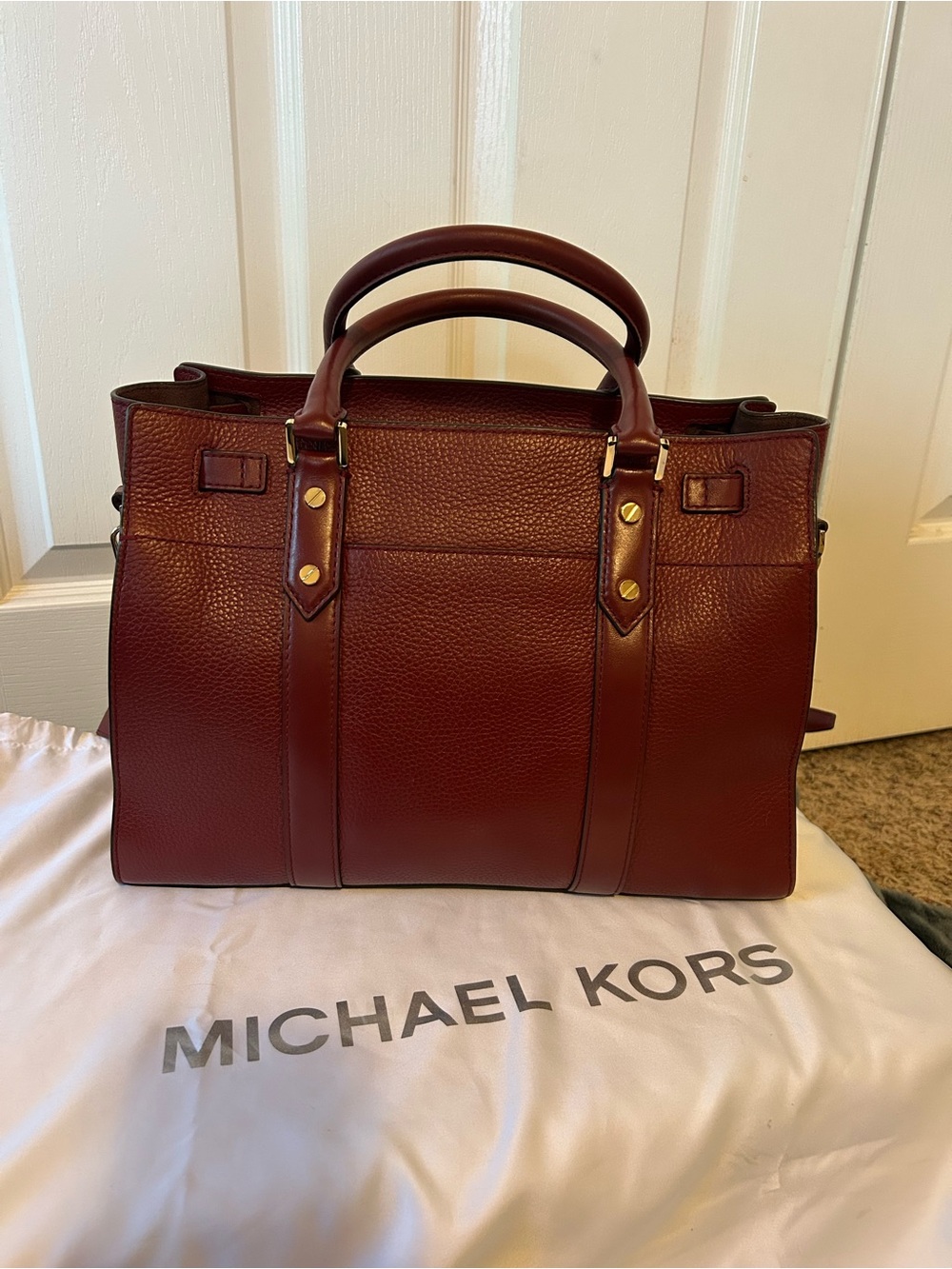 Michael Kors Nouveau Hamilton Large Bag in color Barolo with matching wallet - Picture 5 of 12